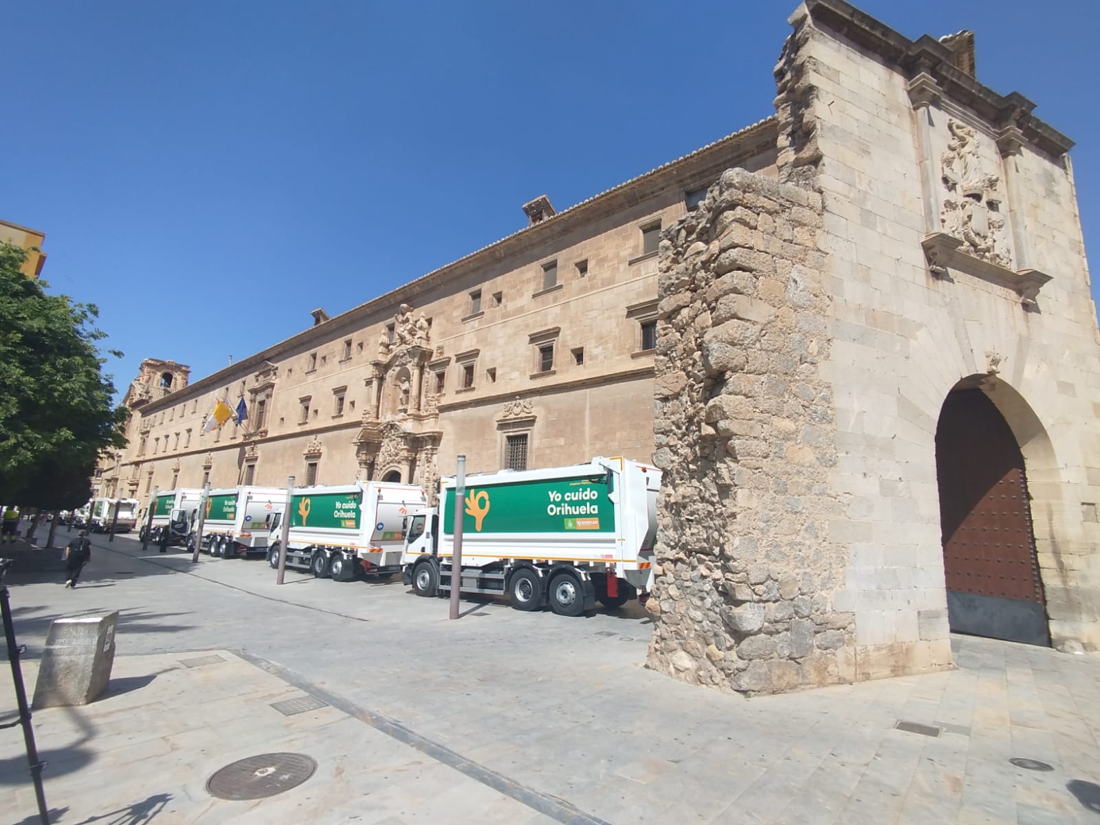 La nueva flota de camiones que Equipos Femazz ha entregado en Orihuela